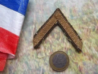 Galon militaire chevron doré 1ére classe époque Algérie Indochine